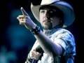 Jason Aldean Performs "She's Country"