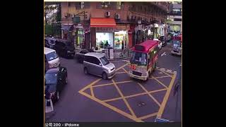 車Cam直擊 - 水車館街泰祥街交界,私家車與小巴相撞