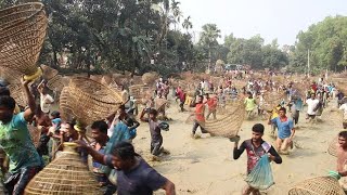 প্রাচীন পদ্ধতিতে মাছ ধরা উৎসব!  Traditional Village Fishing Festival!