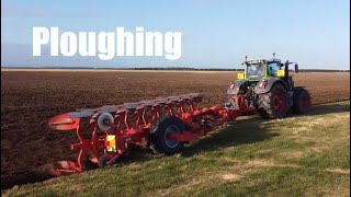 Ploughing | Fendt Vario 828 and 8 furrow Kuhn Plough