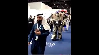 ملك البحرين وحارسه الشخصي الجديد Robot  \