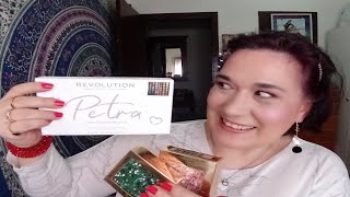 Haul  Revolution  London. Nueva paleta Petra XOXO