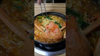 홍게 한마리가 통으로 들어간 홍게라면 / korean instant crab noodle - korean street food