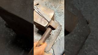 Chisel for cutting Iron /Cutting skill/cutting tools iron metal #shorts #diy