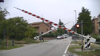 Spoorwegovergang Ferrara (I) // Railroad crossing // Passaggio a livello