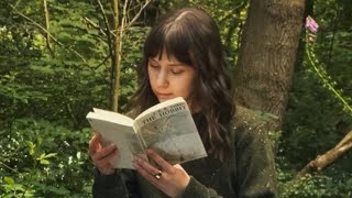 Let’s read in the forest!🌲✨🌿 #enchantedforest #reading #woodland #ambient #nature