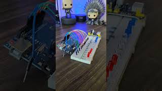 Secuencia de leds programada en arduino #arduino #leds #circuitoselétricos #programming #protoboard