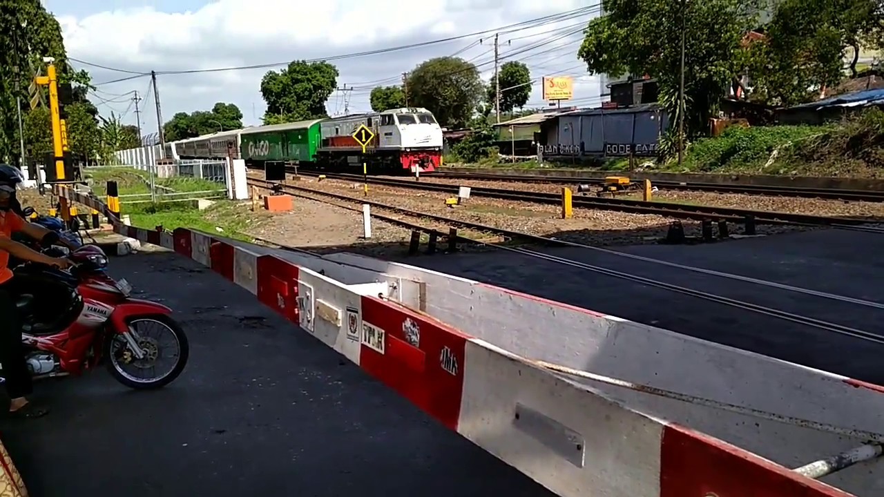 Masinis Kereta Api Tersabar Youtube