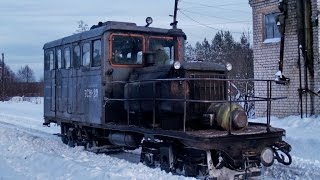 Самоходная электростанция ЭСУ2А-718 заезжает в депо