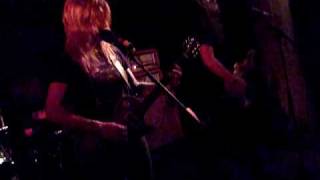 Kylesa - Scapegoat - Live at Blogos (Bologna 22-04-10).MOV