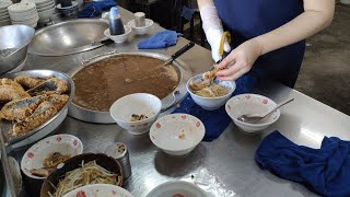 土魠魚羹 / Fried Spanish mackerel thick soup — Taiwanese street food.Tainan