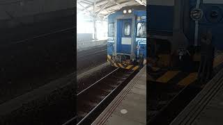 2528車次EMU549型區間車後龍火車站進站經海線往竹南火車站