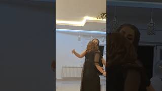 رقص شیک مادر دختر 🥰#رقص #singer #dance #shorts #shortvideo