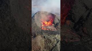 Crater wall broke! Volcano eruption, Iceland 2021 🇮🇸🌋
