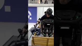 ¡Increíble! Robot portátil ayuda a caminar a personas en silla de ruedas #curiosidades  #technology