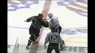 Hockeyfighters.cz  Sean McMorrow vs Benjamin Carpentier.wmv