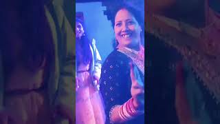Sapna Chaudhary Kandhe pe dunali leke Haryanvi song #haryanvidance #haryanvisong #sapnachoudhary