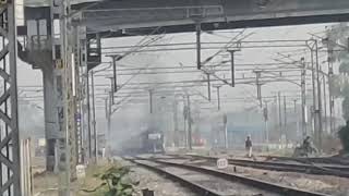 04662 Jammu Tawi Barmer Shalimaar Express With TKD WDM 3A Blue Twins At Muzaffarnagar .