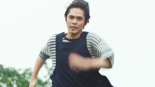 細田佳央太、全力疾走！まるでトレンディードラマのよう？　映画「子供はわかってあげない」本編映像