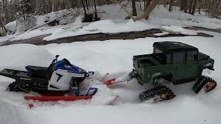 Rc snowmobile POLARIS (RMK)\u0026 scale defender 4x4 on track scale adventure.