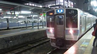 JR東日本211系長野色「甲府行き」が松本駅を発車