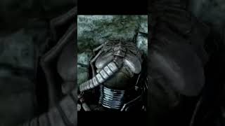 Predator gets face hugged #avp #alienvspredator #predator #alien #aliens #gameplay #facehugger