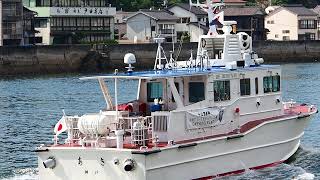 音戸の瀬戸を行き交う船(2021/7/14「雷がなれば梅雨明ける」スーパージェット「宮島」とすれ違う神戸税関監視艇「あき」A boat that crosses the Seto of Ondo