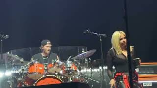 Avril Lavigne &gifriends &phem - All The Small Things (blink-182) [Live at AFAS Amsterdam 14-04-23]