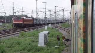 The YPR DEE Duronto does a transient parallel run with CSTM BBS Konark express