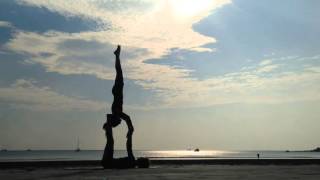 SUNSET ACROYOGA FLOW