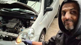 how to replace position lamp on Toyota Yaris 2005 4K