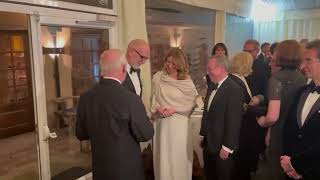 Re Carlo celebra l'Italia con David e Victoria Beckham, Donatella Versace e Stanley Tucci