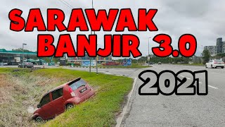 Myvi masuk parit!