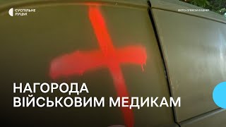 Вивезли більше 200 поранених: двох військових медиків 14 ОМБР нагородили орденом \