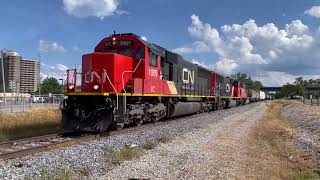 CN (IC) SD70 #1009 leads a northbound manifest through SIU Carbondale