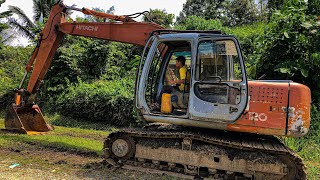 Servicing Excavator EX120-5 , changing Oil filter, Air Filter, Fuel Filter, and Hydrolic Filter