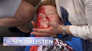 Autobahn-Schock: Kind bei Wohnwagen-Crash auf Fahrbahn geschleudert! | Die Spezialisten | SAT.1