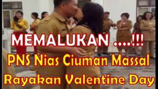 HOT.... !!! Ciuman Massal PNS Nias Rayakan Valentine Day HOT.... !!! Ciuman Massal PNS Nias Rayakan Valentine Day