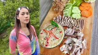 ស្ងោរអណ្ដាតនិងហ៊ុនជ្រូក ទឹកប្រហុកខាប់ៗ [ម្ហូបខ្មែរ] [Kitchen Lover]