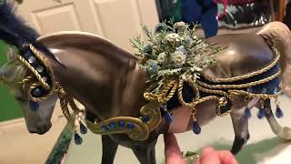 Unboxing Snowbird the 2022 holiday horse