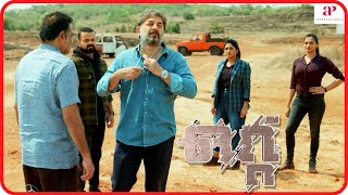 Ottu Movie Scenes | A Planned Gun shooting happening | Kunchacko Boban | Eesha Rebba | Arvindswamy