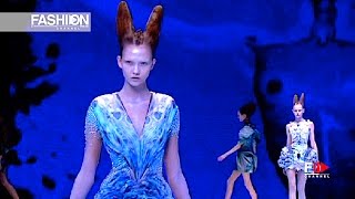 ALEXANDER MCQUEEN Spring Summer 2010 Paris - Fashion Channel