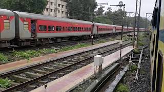 Offlink headed Gitanjali Express meets legendary Punjab Mail outside Kalyan Jn station