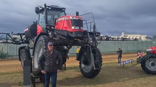 Massey Ferguson se selfloper spuit op NAMPO Kaap / Cape 2023.