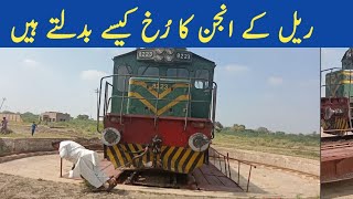 How to change the direction of the train engine | One man show👋 #PakRailView #Locomotives