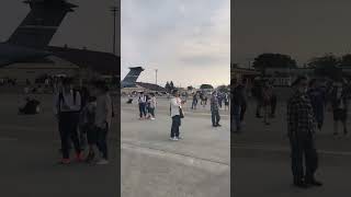 米軍横田基地日米友好祭航空機展示エリアの端っこに来てます😊