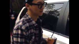 [Fancam] 140425 EXO Chen at SM Building