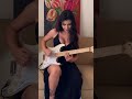 Nova linha de guitarras SEIZI , essa é a SHINOBI CHAMPAGNE com Larissa Liveir