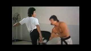 Bruce Lee n° 1 vs. Bolo Yeung (scena tratta dal film "Bruce Lee: il volto della vendetta")