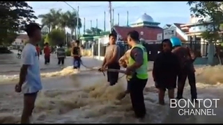 Brebes di landa banjir akibat MELUAPNYA kali PEMALI